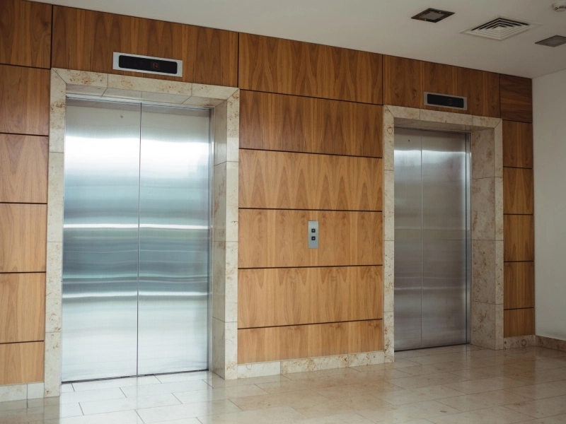 Bina Liftlərinin Seçimi: Yeni Tikili və Köhnə Binalar üçün Hansı Model Uyğundur?